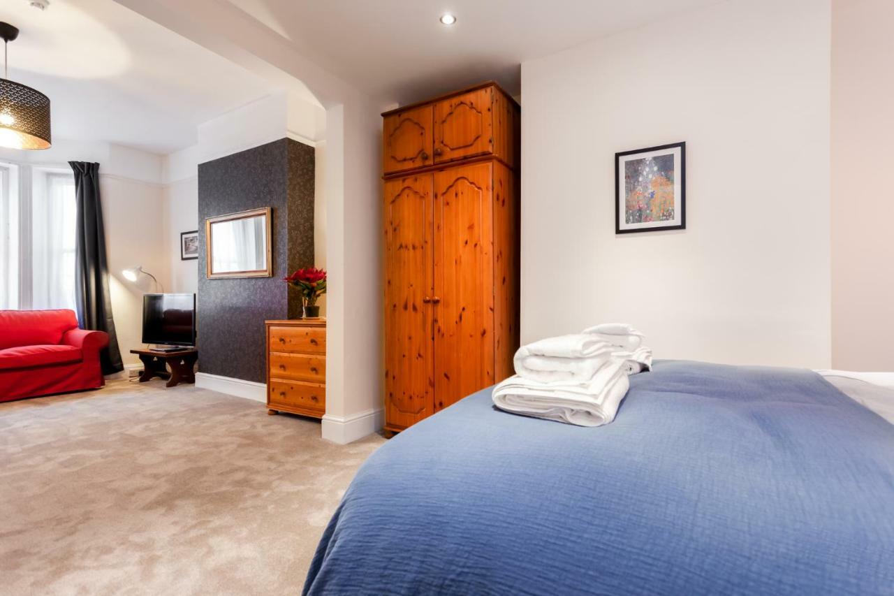 Gorgeous Town Centre Apt With Courtyard Garden Bournemouth Exterior photo